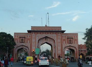 india/jaipur/attraction/golcha-cinema