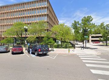 utah/ogden/attraction/stilt-kid-statue