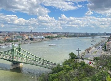 hungary/budapest/gellert-hill/attraction/mandulafa