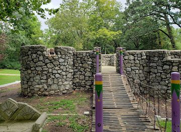 kansas/chautauqua-hills/attraction/riverside-park-and-ralph-mitchell-zoo