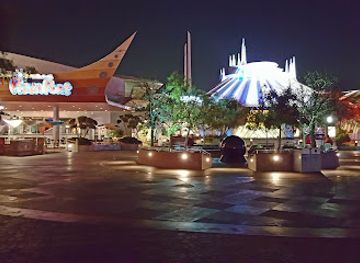 california/anaheim/anaheim-resort/attraction/hyperspace-mountain