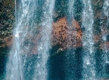 kenya/mount-kenya-region/attraction/iveche-waterfall