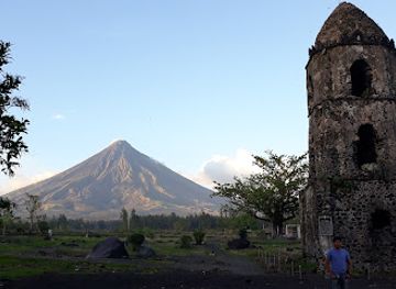 philippines/bicol-region/attraction/mayon-volcano-natural-park