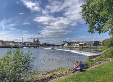ireland/athlone/attraction/burgess-park-pairc-burgess