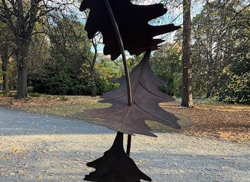 new-zealand/christchurch/attraction/raymond-herbert-leaf-sculpture