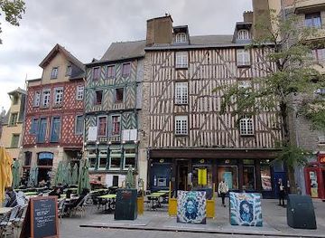 france/rennes/attraction/pl-sainte-anne