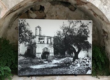 italy/apulia/attraction/chiesa-di-san-michele-arcangelo-monte-laureto