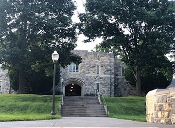 virginia/blacksburg/attraction/april-16-memorial