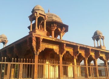 india/agra/attraction/dhakri-ka-mahal