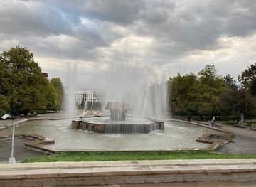 kazakhstan/ile-alatau-national-park/attraction/fountains-and-linden-alley-above-the-square