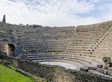 italy/pompeii/attraction/teatro-piccolo