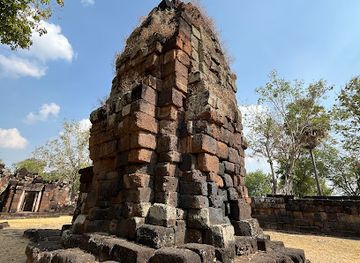 thailand/northeastern-thailand-isan/attraction/wat-thep-prasat-sa-kamphaeng-noi