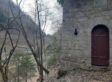austria/gesause-national-park/attraction/schloss-leopoldstein