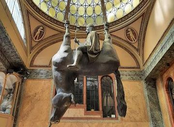 czechia/prague/attraction/statue-of-king-wenceslas-riding-an-upside-down-dead-horse