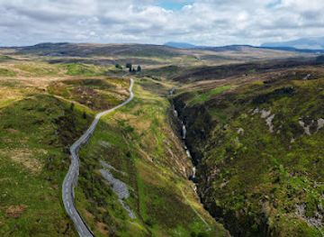 Cwm Cynfal viewpoint