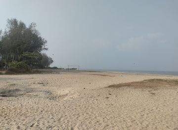 india/alleppey/attraction/alleppey-railway-gate-beach