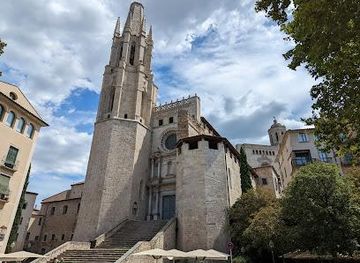 spain/girona/attraction/basilica-de-sant-feliu