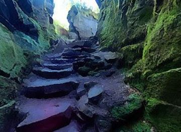 united-kingdom/manchester/attraction/lud-s-church