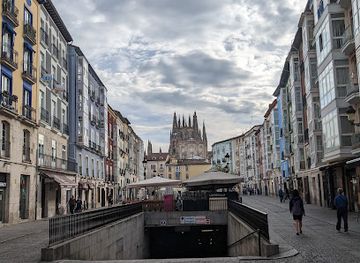 spain/burgos/attraction/arco-del-pilar