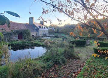 jersey/st-catherine-s-breakwater/attraction/the-elms-ntj