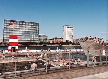 denmark/copenhagen-region/attraction/havnebadet-islands-brygge