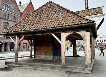 norway/bergen/bryggen/attraction/dramshusen
