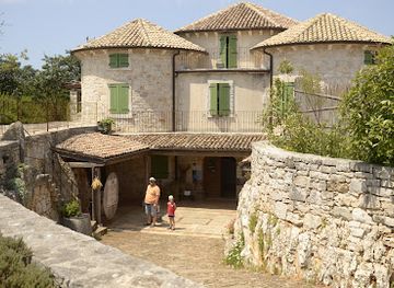 croatia/istria/attraction/tractor-story