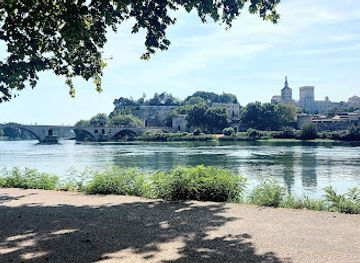 france/avignon/attraction/la-maison-du-parc-office-de-tourisme-iles-piot-et-barthelasse