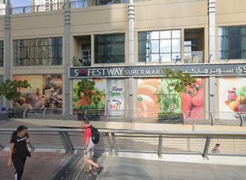 united-arab-emirates/dubai-marina/attraction/water-walk-yachts