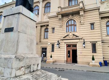 romania/iasi/attraction/alexandru-d-xenopol-statue