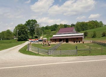 ohio/hocking-hills/attraction/fox-s-high-rock-farm