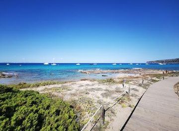 spain/ibiza/attraction/south-formentera-beach-restaurant-lounge