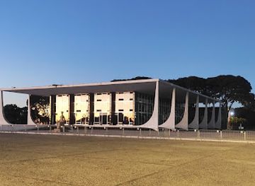 brazil/pampas/attraction/praca-tres-poderes