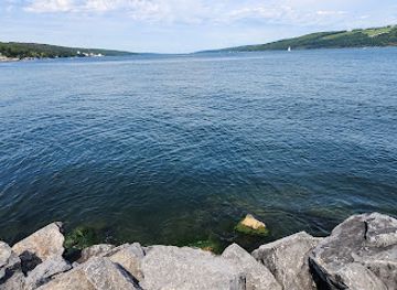 new-york/watkins-glen/attraction/pier-house-seneca-lake-watkins-glen