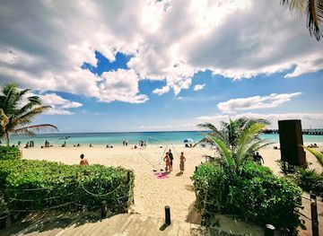 mexico/playa-del-carmen/punta-esmeralda/attraction/letras-playa-del-carmen