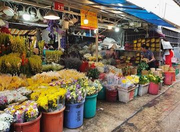 vietnam/ho-chi-minh-city/attraction/ho-thi-ky-flower-market