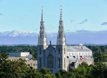 canada/ottawa/attraction/notre-dame-cathedral-basilica