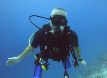 maldives/meemu-atoll/attraction/water-sports-centre