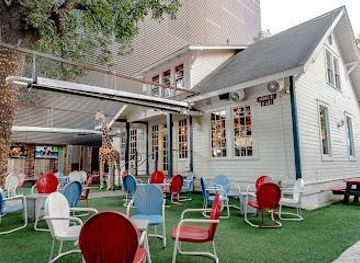 texas/austin/attraction/unbarlievable