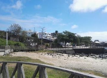 ecuador/puerto-baquerizo-moreno/attraction/playa-de-oro
