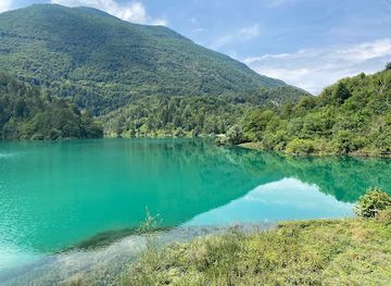 italy/friuli-venezia-giulia/attraction/lago-di-verzegnis