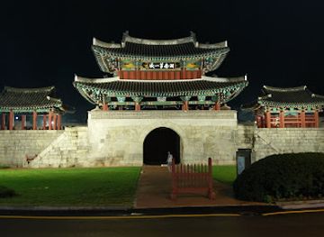 south-korea/jeonju/pungnammun-gate/attraction/pungnammun-square
