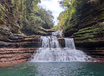 india/meghalaya/attraction/wei-sawdong-falls