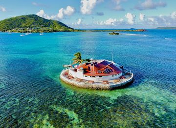 saint-vincent-and-the-grenadines/tobago-cays-marine-park/attraction/happy-island