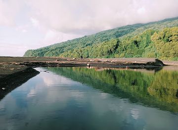 vanuatu/luganville/attraction/loone-beach