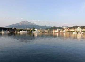 switzerland/lucerne/chapel-bridge/attraction/brunnen-kurplatz
