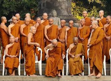 indonesia/yogyakarta/attraction/mendut-buddhist-monastery