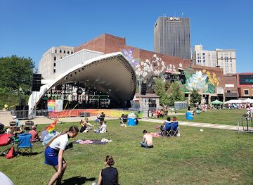 ohio/akron/attraction/cascade-plaza