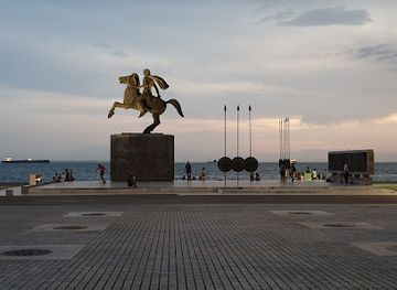 greece/macedonia/attraction/alexander-the-great-garden