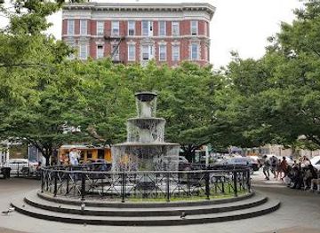 new-jersey/red-bank/attraction/father-demo-square